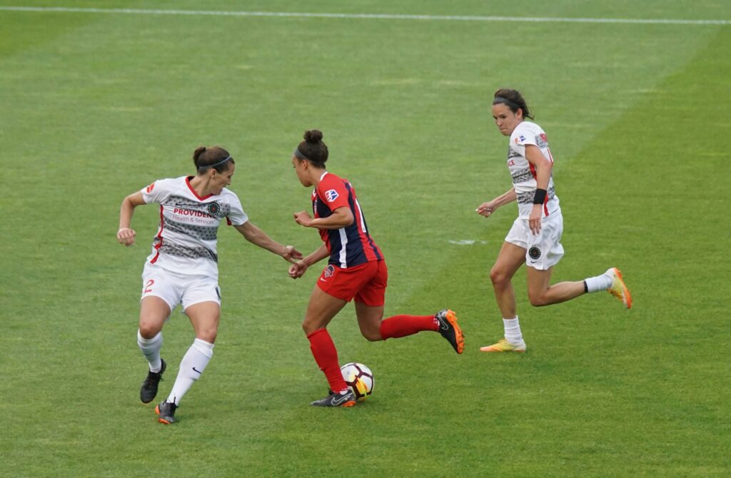 découvrez l'univers passionnant du football féminin avec l'actualité, les joueuses, les équipes et les compétitions sur women's football.