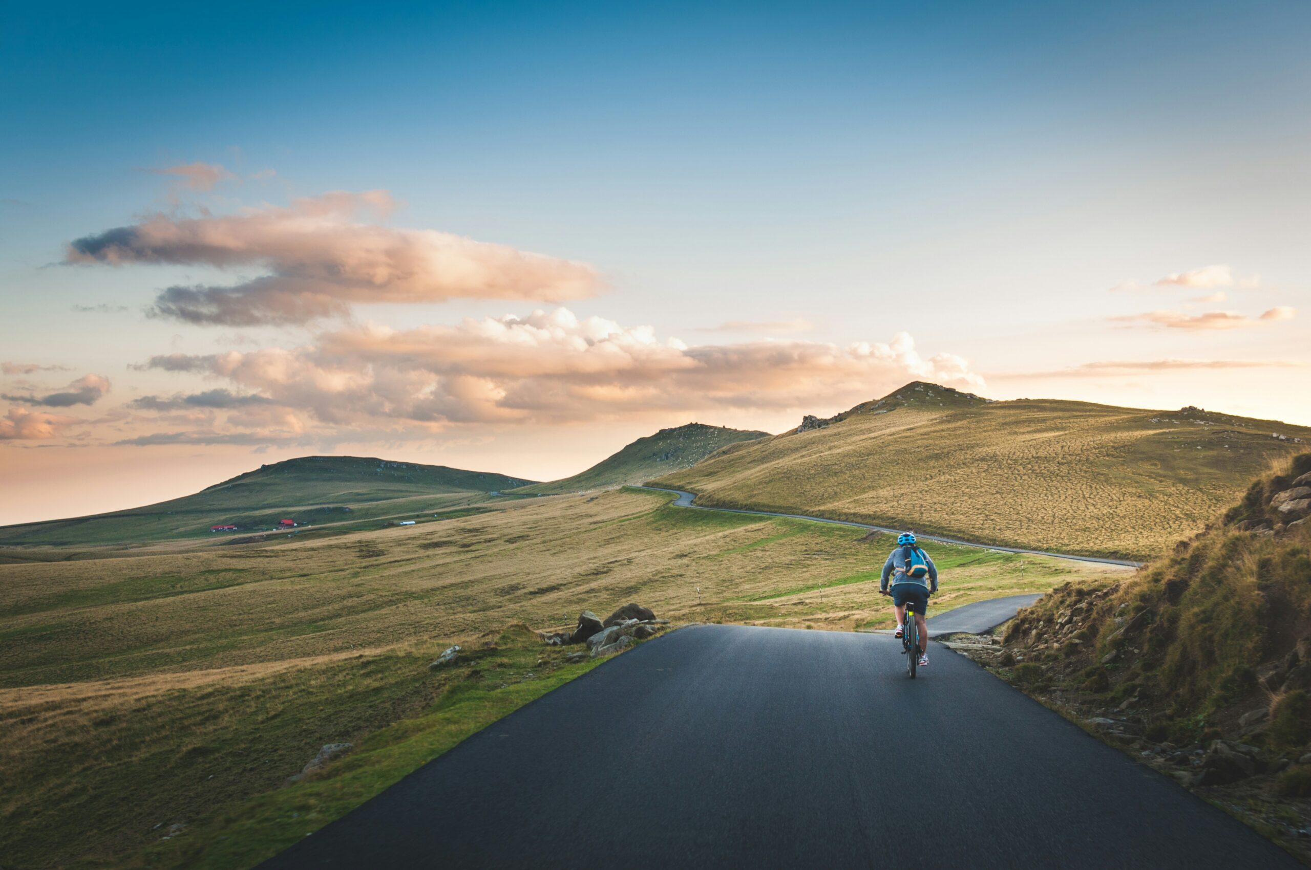 découvrez tous les aspects du cyclisme, des conseils d'entraînement aux dernières tendances et équipements, avec nos articles sur le cyclisme.