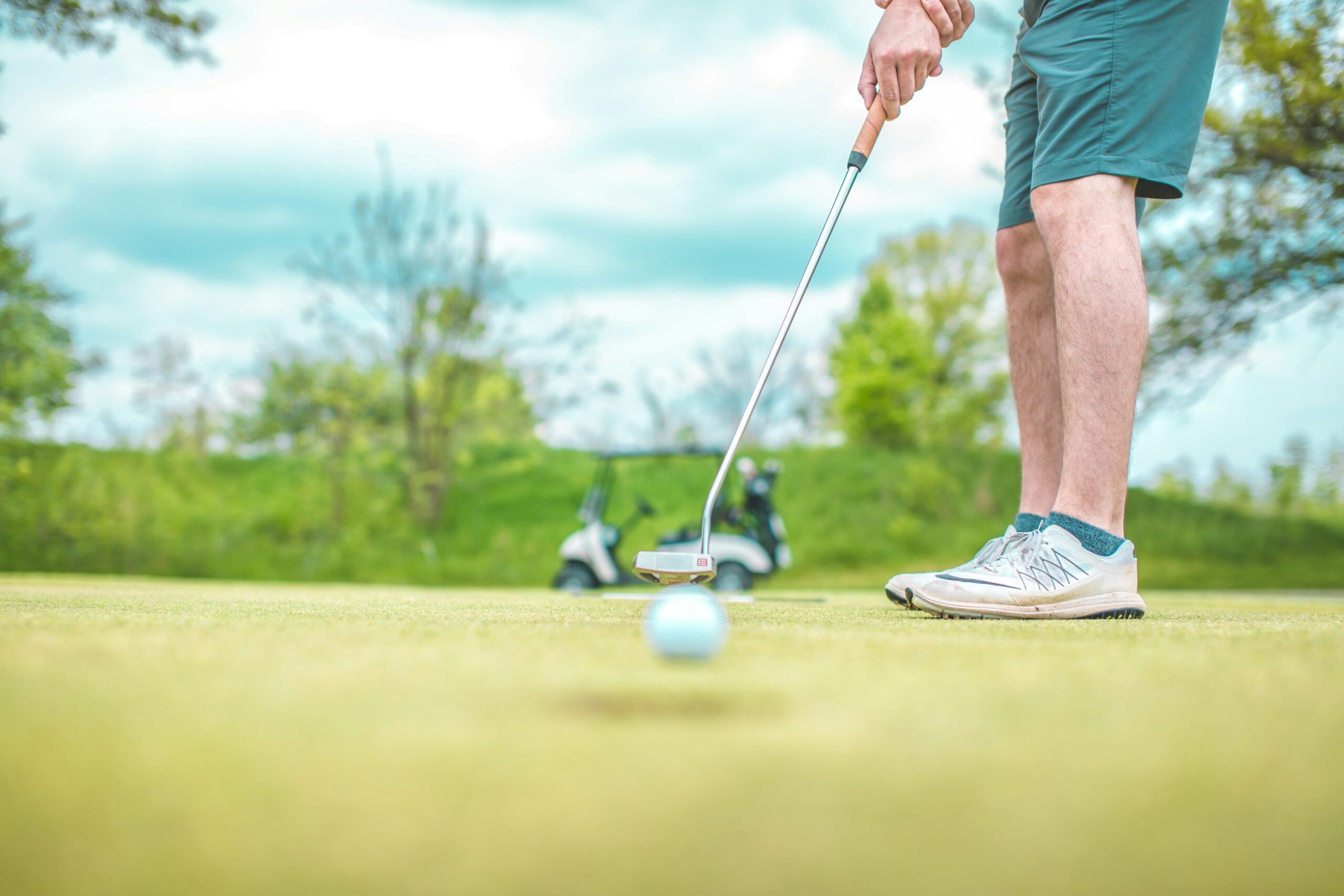 découvrez les résultats des compétitions de golf et les noms des gagnants sur notre site. ne manquez pas l'occasion de revivre les moments palpitants des vainqueurs de tournois de golf distingués.