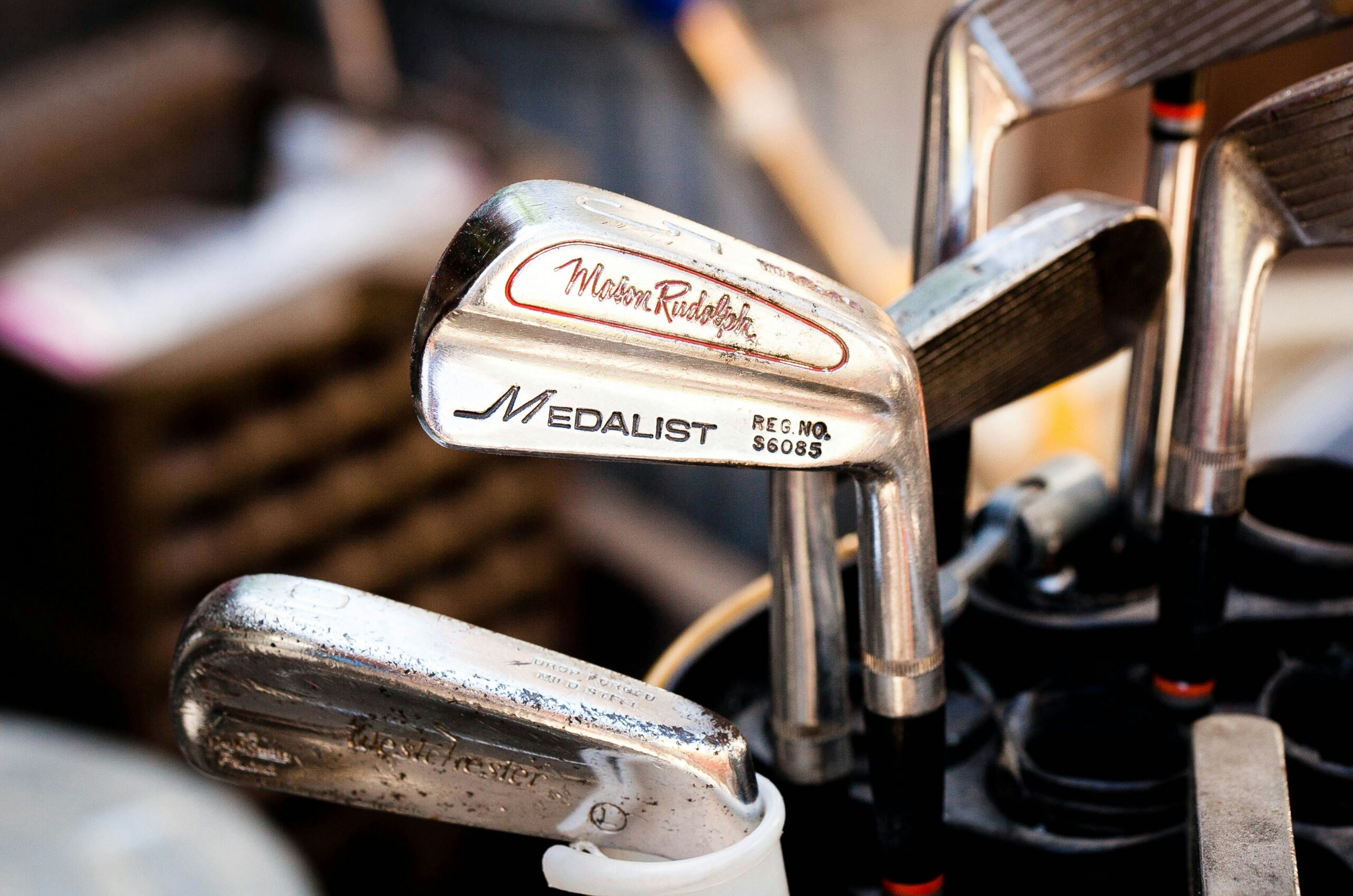 découvrez le confort et la polyvalence du golf sportsvan, le véhicule idéal pour les amateurs de golf et de sports en famille.